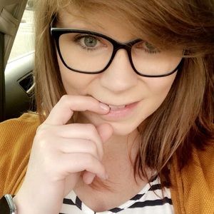 Meet your Posher, Brenna